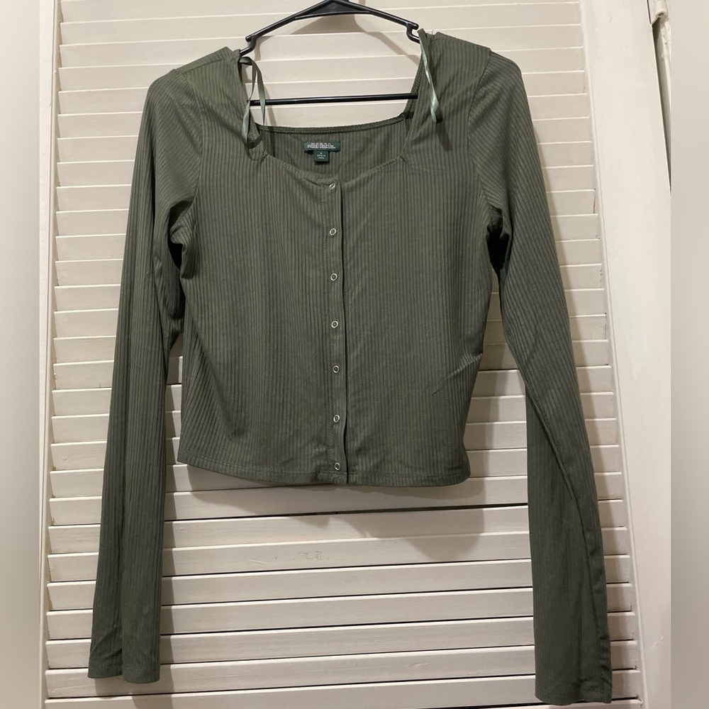 Wild Fable Women’s Long Sleeve Crop Top NWOT